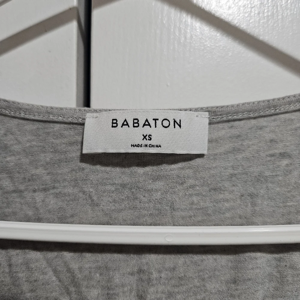 Aritzia Babaton Heathered Grey Tie Front Cropped Sleeveless Top Size XS - Picture 3 of 6